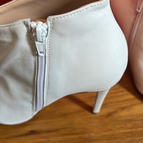 New in Box Formentini heeled boots. European 36 - Picture 10 of 17